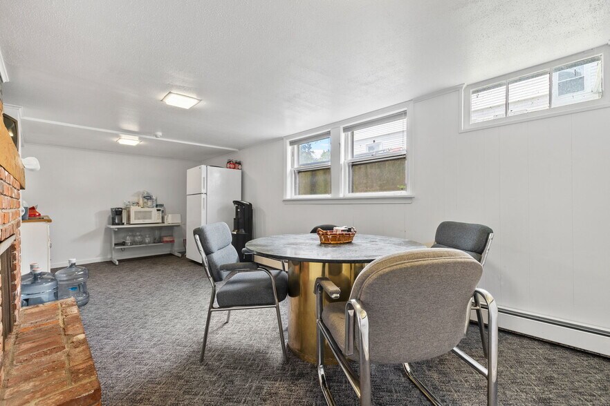 More Photos Of 110 Main St, Manchester Office Residential For Sale