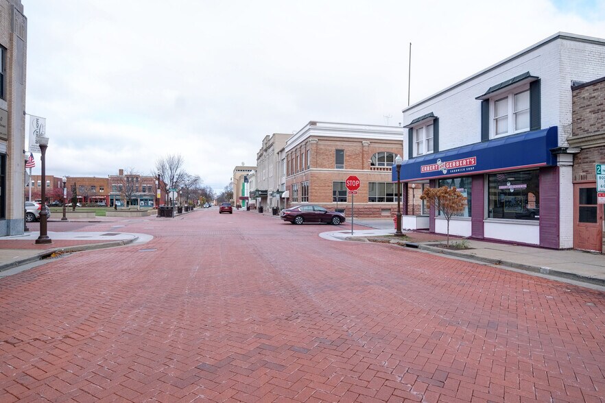 More Photos Of 329 4th St, Wausau Storefront Retail Residential For Sale