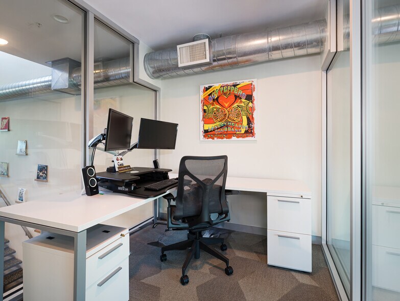 More Photos Of 215-237 California St, El Segundo Loft Creative Space For Lease