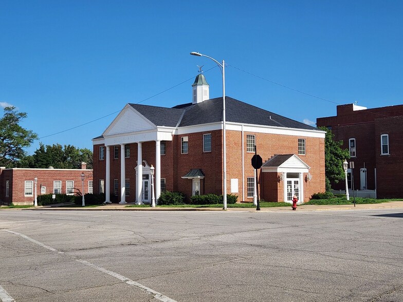 More Photos Of 3 E Wea St, Paola Office For Sale