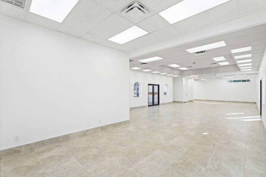 More Photos Of 1120 Village Lakes Blvd, Lehigh Acres Golf Course Driving Range For Lease