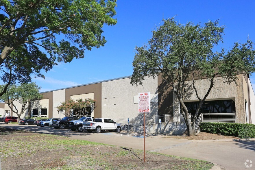 More Photos Of 10310 Brockwood Rd, Dallas Industrial For Lease