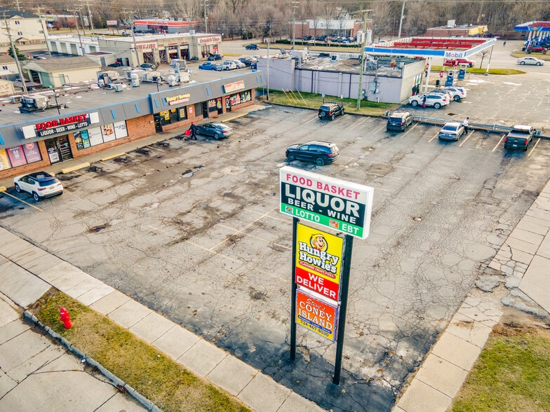 More Photos Of 5703-5727 S Wayne Rd, Wayne Storefront For Sale