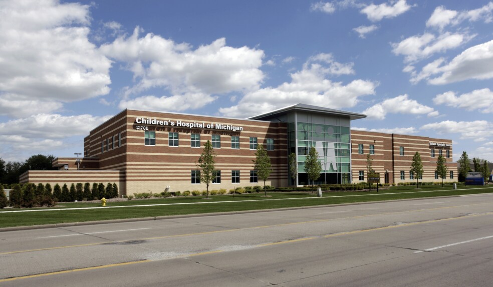 More Photos Of 42700 Garfield Rd, Clinton Township Medical For Lease