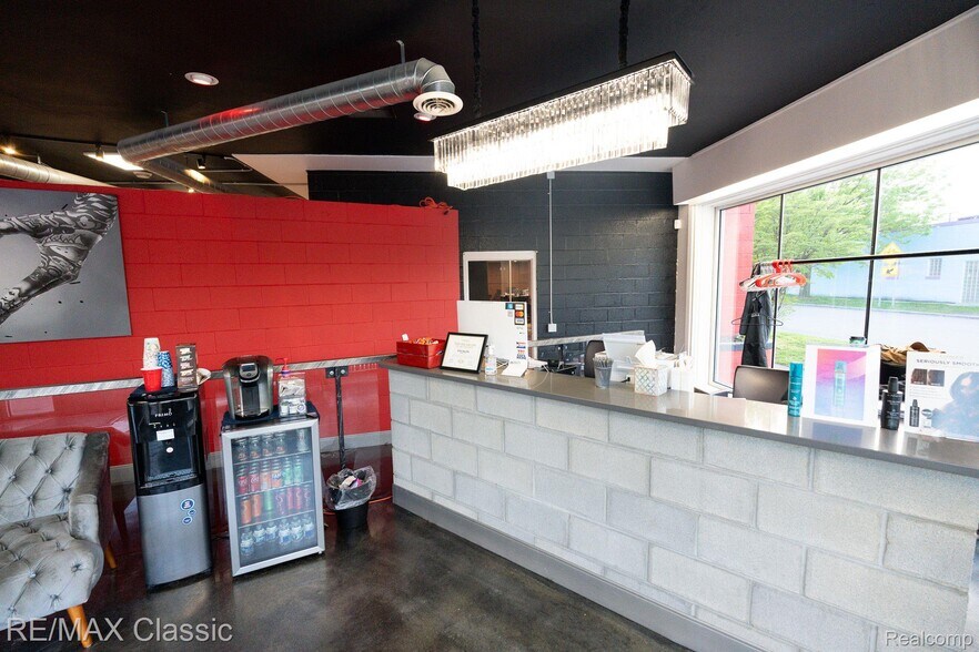 More Photos Of 23365 Woodward Ave, Ferndale Storefront Retail Office For Sale