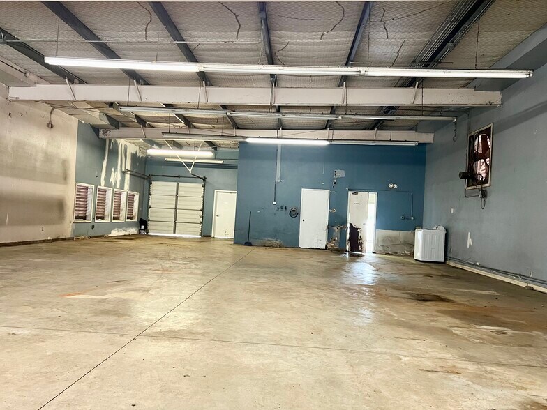 More Photos Of 5727 Highway 6, Missouri City Restaurant For Lease