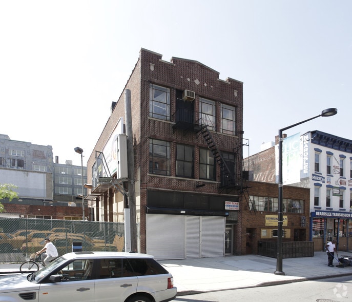 More Photos Of 27-26 Jackson Ave, Long Island City Storefront Retail Office For Lease