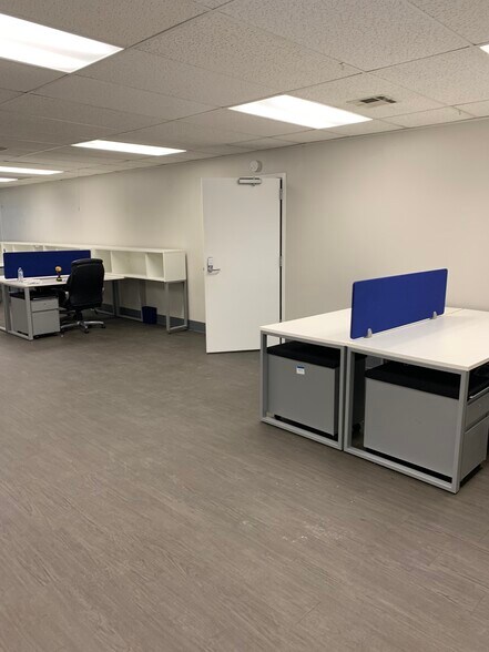 More Photos Of 10308 State Line Rd, Leawood Office For Lease