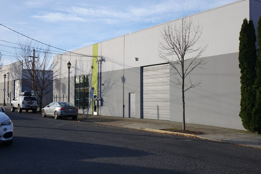 More Photos Of 2503 N Albina Ave, Portland Unknown For Lease