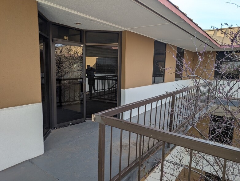 More Photos Of 4300 Highline Blvd, Oklahoma City Coworking Space
