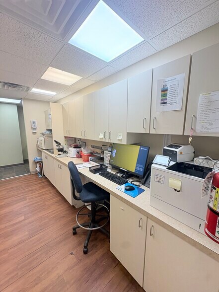 More Photos Of 5714-5724 Signal Hill Ct, Milford Medical For Sale