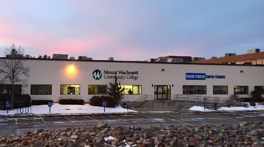 More Photos Of 100 Erdman Way, Leominster Medical For Lease