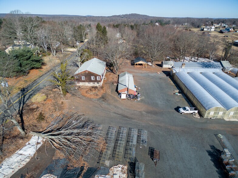 More Photos Of 1709 Kensington Rd, Berlin Specialty For Sale