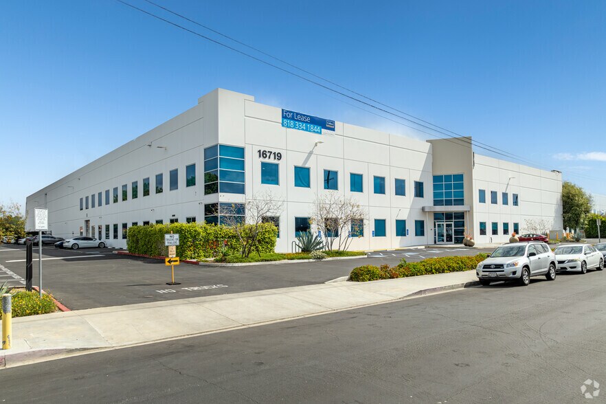 Primary Photo Of 16719 Schoenborn St, North Hills Warehouse For Lease