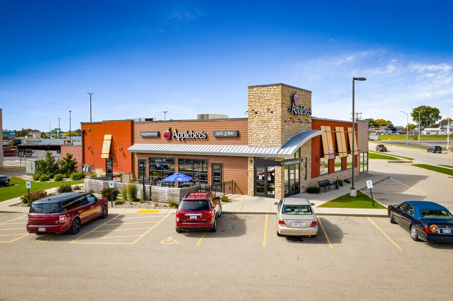 More Photos Of 115 Industrial Dr, Beaver Dam Restaurant For Lease