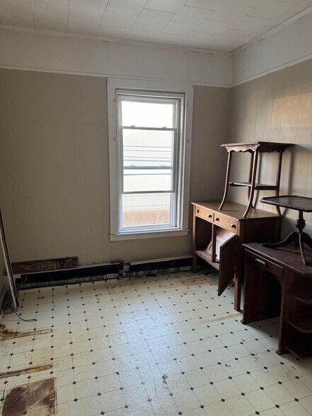 More Photos Of 2764 Gottingen St, Halifax Restaurant For Lease