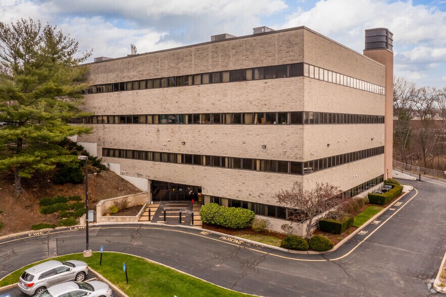 Primary Photo Of 15 Commonwealth Ave, Woburn Office For Lease