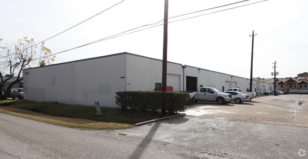 More Photos Of 4500 W 34th St, Houston Unknown For Lease