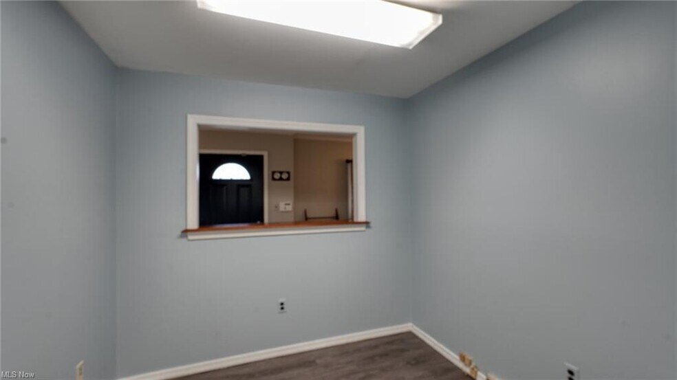 More Photos Of 126 N 9th St, Cambridge Office For Sale