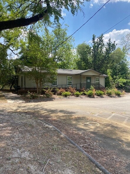Primary Photo Of 503 S Railroad Ave, Twin City Medical For Lease