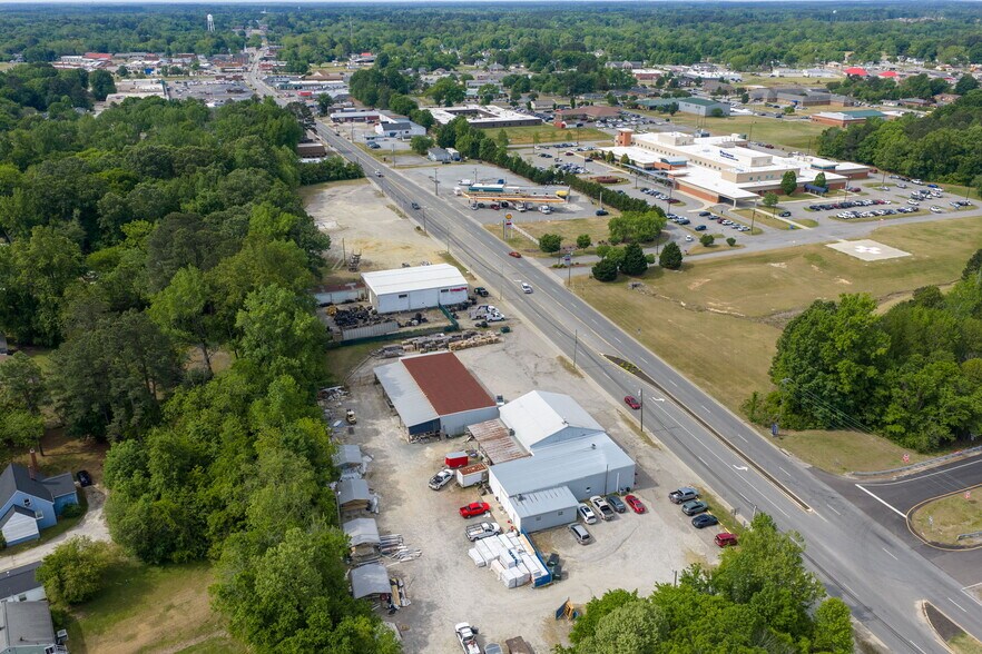 More Photos Of 728 N Main St, Emporia Auto Repair For Sale