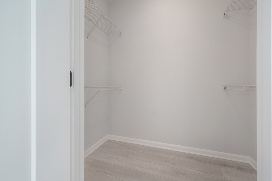 More Photos Of 3921 State St, Tampa Specialty For Sale