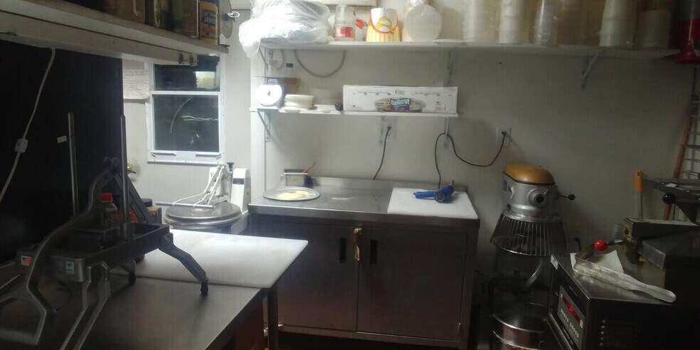 More Photos Of 500 W North St, Enterprise Restaurant For Sale