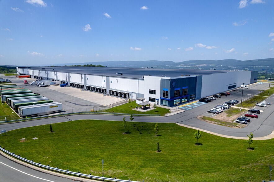 More Photos Of 1350 Moosic Lake Rd, Jessup Distribution For Lease