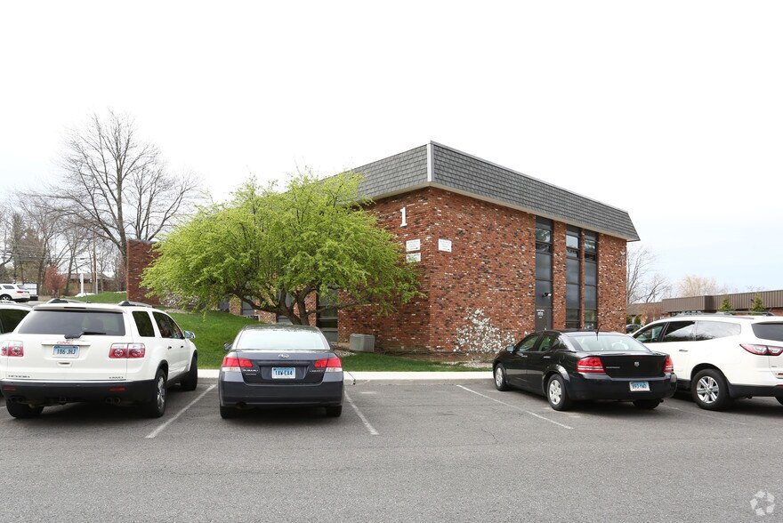 More Photos Of 30 Peck Rd, Torrington Medical For Lease