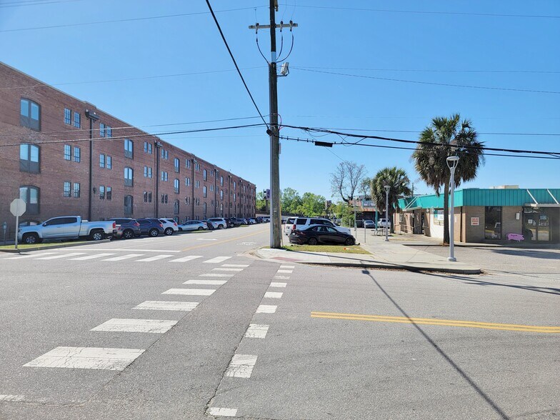 More Photos Of 530 Devine St, Columbia Restaurant For Sale