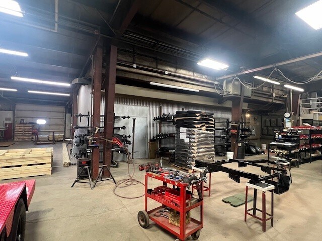 More Photos Of 101 E Chestnut St, Chilton Industrial For Sale