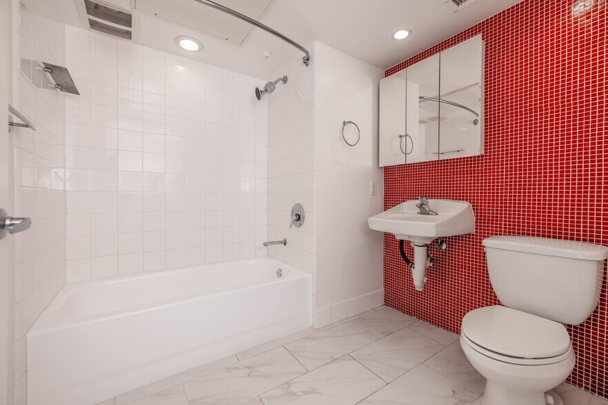 More Photos Of 2015 Hancock St, San Diego Apartments For Sale