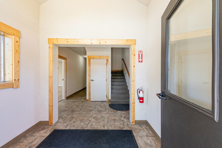 More Photos Of 12315 Deerfield Dr, Truckee Office Residential For Sale