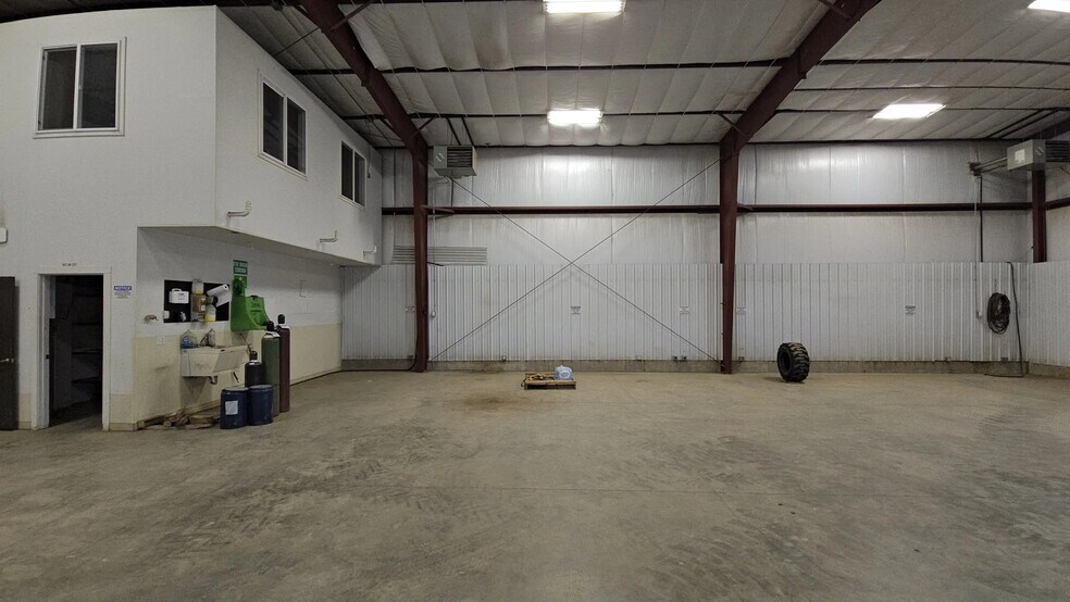 More Photos Of 5678 134th Ave NW, Williston Office For Sale