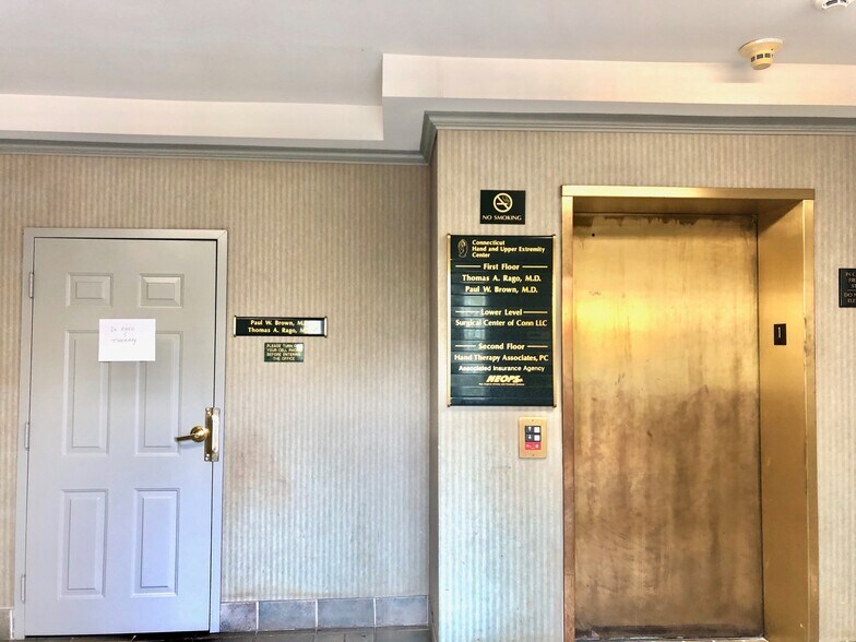 More Photos Of 3101 Main St, Bridgeport Medical For Lease