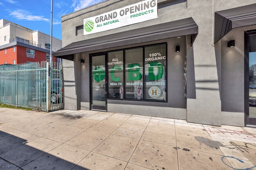 More Photos Of 11119-11123 Burbank Blvd, North Hollywood Storefront Retail Office For Lease