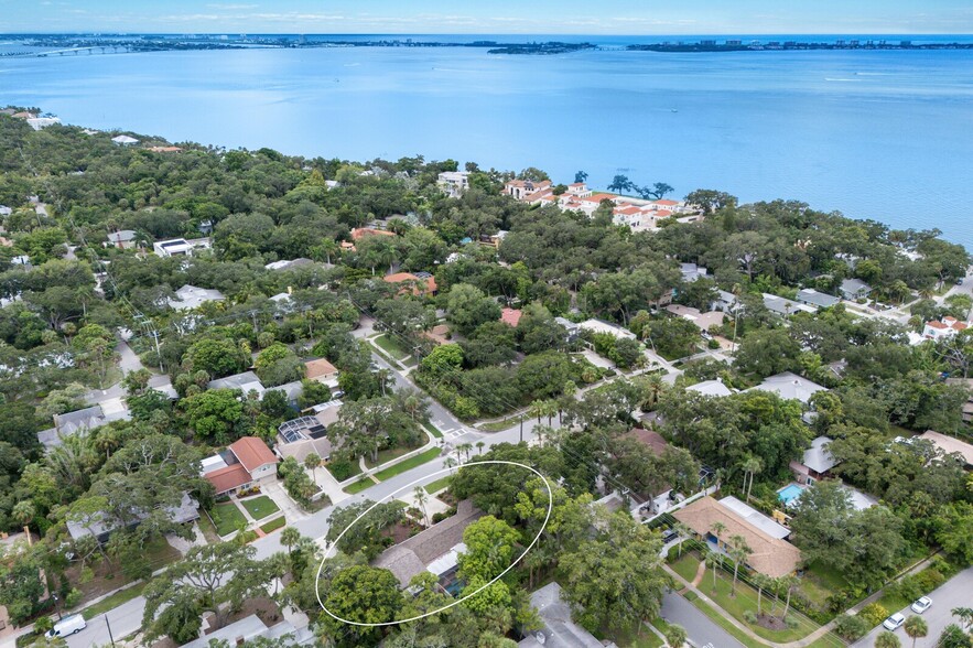 Primary Photo Of 941 Virginia Dr, Sarasota Apartments For Sale