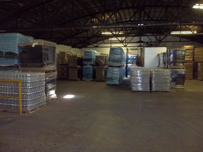 More Photos Of 100 N Hwy 59, Marshall Distribution For Lease
