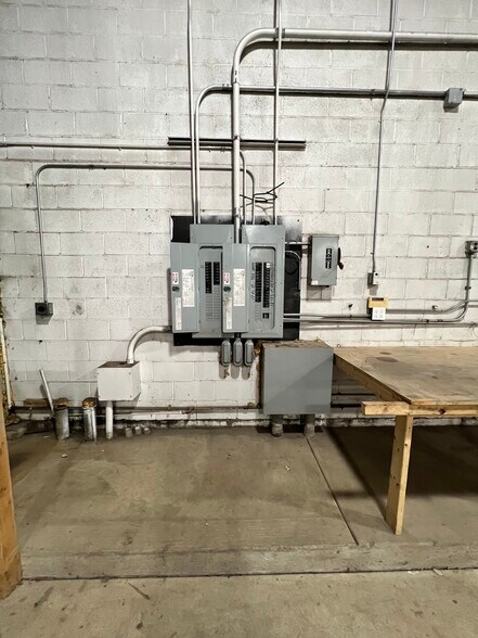 More Photos Of 7020 Cline Ave, Hammond Warehouse For Lease