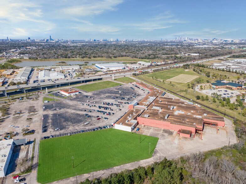 More Photos Of 12309-12367 S Main St, Houston Unknown For Lease