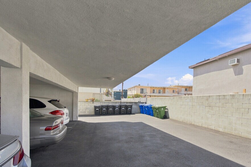 More Photos Of 5327 Auckland Ave, North Hollywood Apartments For Sale