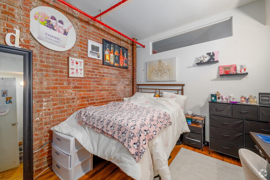 More Photos Of 215 State St, Binghamton Apartments For Sale