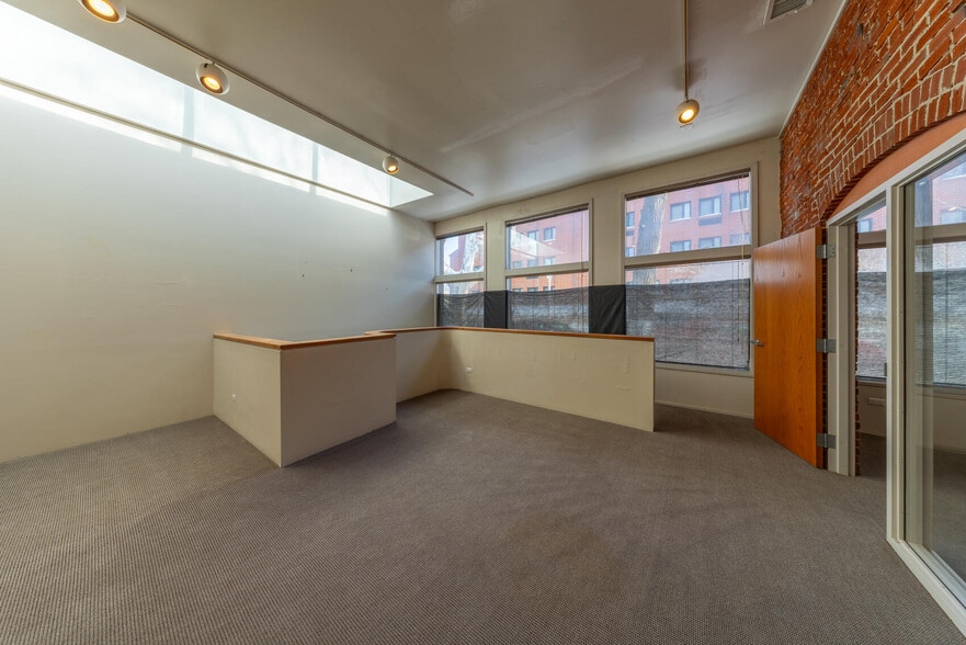 More Photos Of 5 S Newstead Ave, Saint Louis Office For Sale