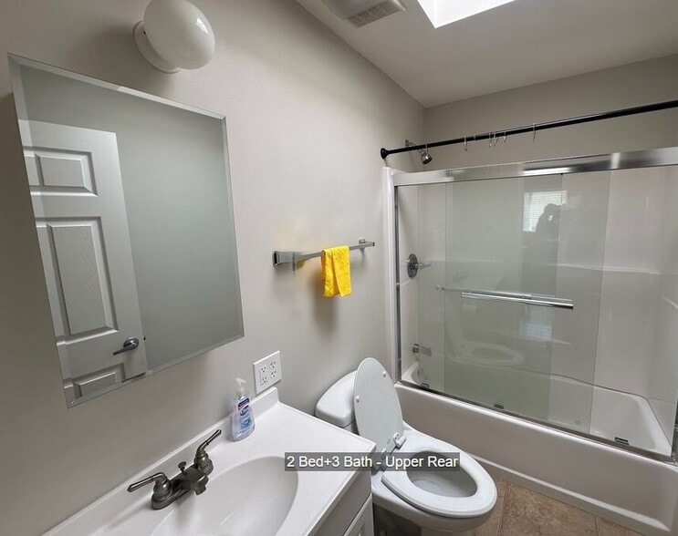 More Photos Of 7304 Canby Ave, Reseda Freestanding For Sale