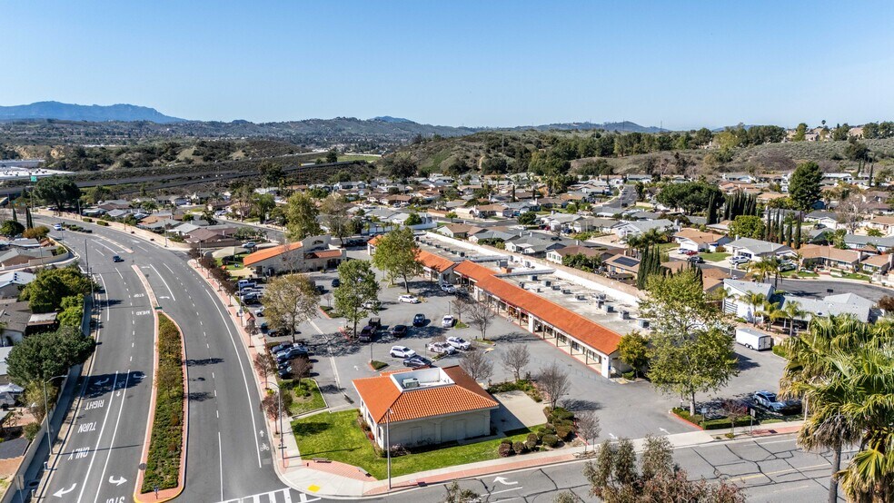 More Photos Of 14711 Princeton Ave, Moorpark Freestanding For Sale