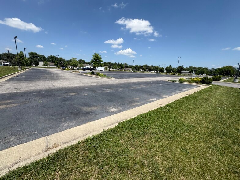 More Photos Of 2306 IFCU way, Lafayette Auto Dealership For Sale