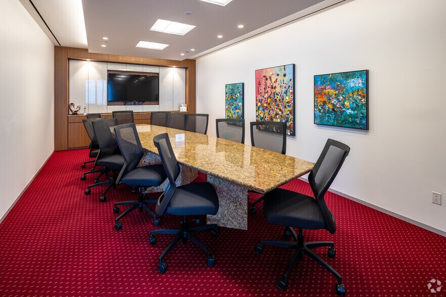 More Photos Of One World Trade Center, New York Coworking Space