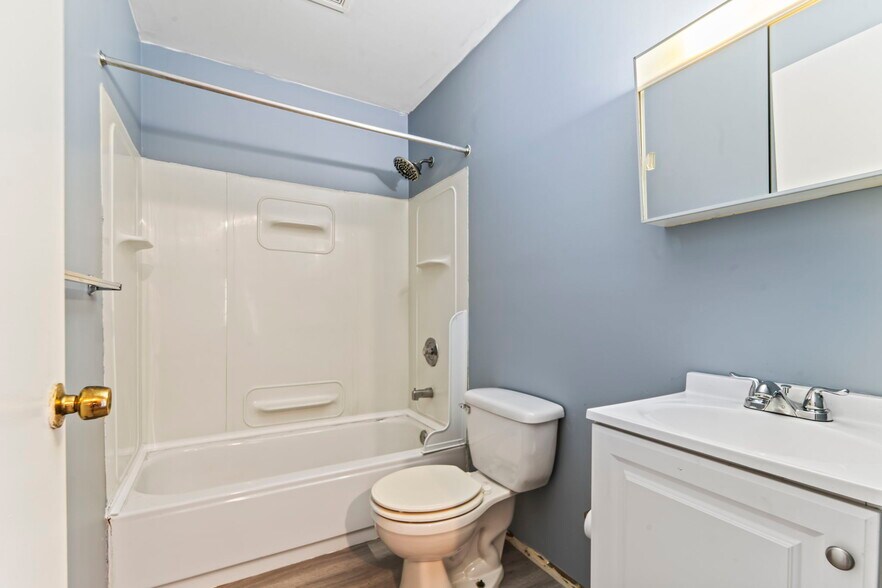 More Photos Of 105 S McDonald St, Mc Donald Office Residential For Sale