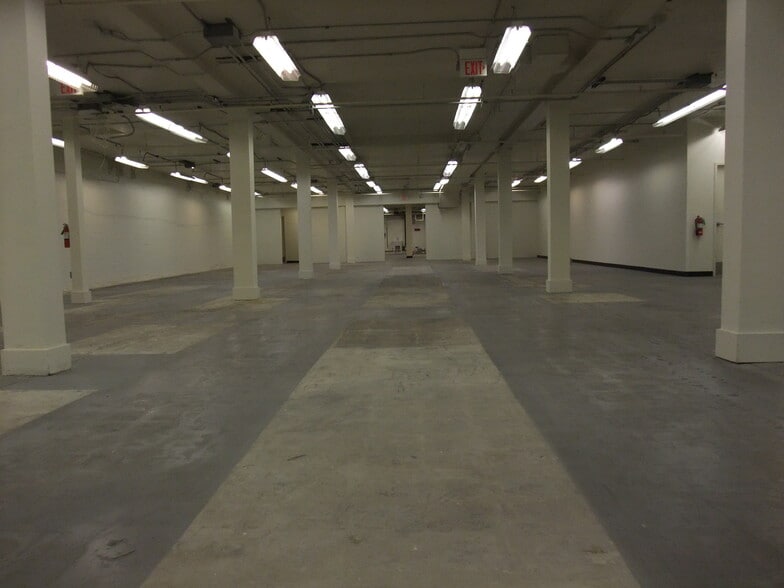 More Photos Of 1228 3rd Street Promenade, Santa Monica Storefront For Lease