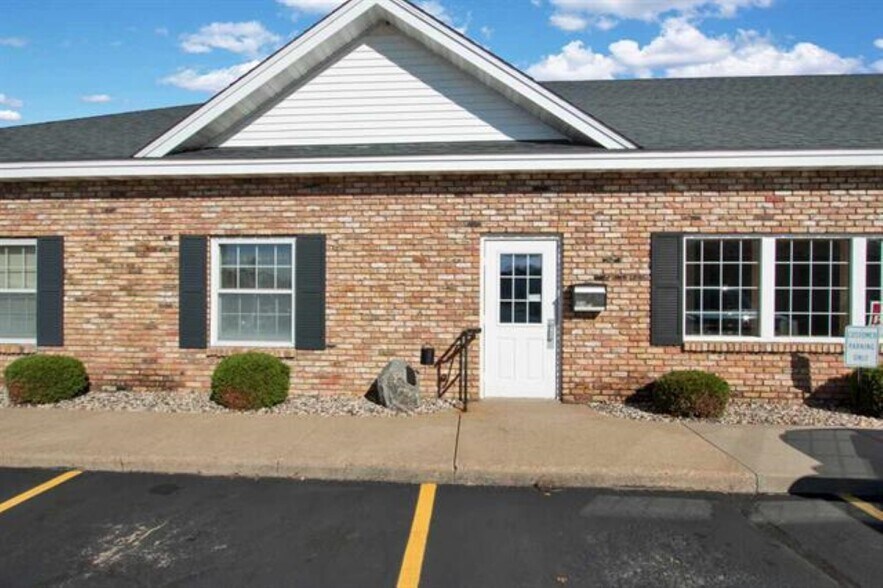 More Photos Of 2811 8th St, Wisconsin Rapids Office For Lease